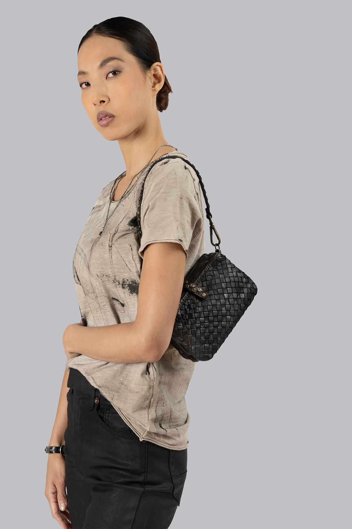 Geviny Regin black met